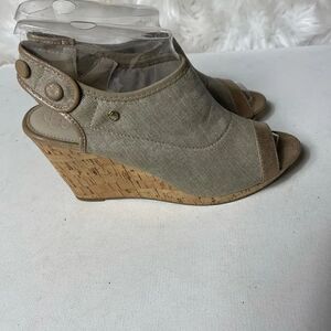 Dana Buchman wedge cork chambray khaki sling back sandals size 8.5 M